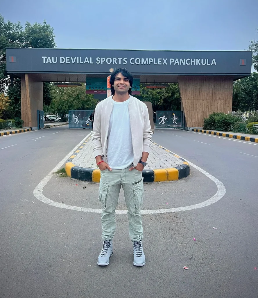 neeraj chopra salary in army